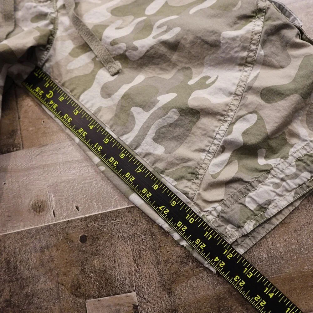 Nike Sportswear Women’s Camo Cargo Shorts Small Green‎ Beige Utility Drawstring
